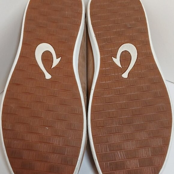 OluKai Tan and White Manu Hope Chukka Boots - Picture 10 of 11